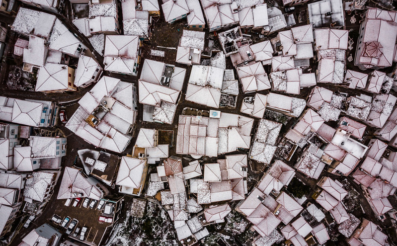 Εντυπωσιακές εικόνες από τη χιονισμένη Σάμο