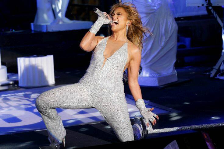 Το εντυπωσιακό show της Jennifer Lopez στην Times Square για την αλλαγή του χρόνου