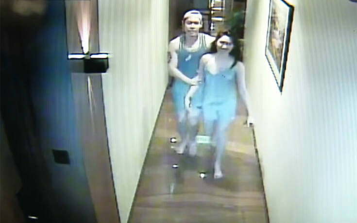 Η κάμερα τους έπιασε να φιλιούνται και μετά βρέθηκε νεκρή στο τζακούζι