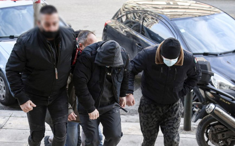 Θεσσαλονίκη: Στη φυλακή οδηγούνται οι τρεις συλληφθέντες για τα 324 κιλά καθαρής κοκαΐνης