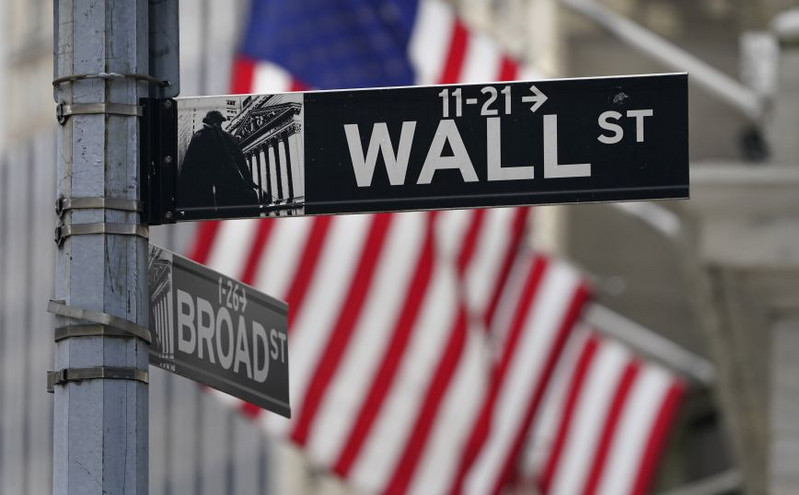 ΗΠΑ: Τριπλό ρεκόρ στη Wall Street, λόγω της απασχόλησης και των φαρμάκων κατά της Covid-19