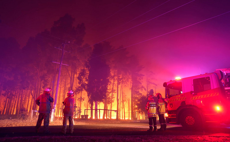 Τρομακτικές φωτιές στο Περθ της Αυστραλίας, σπίτια και εκτάσεις έγιναν στάχτη