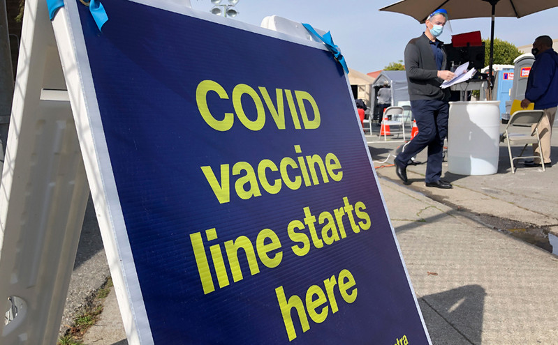 Johnson &#038; Johnson: Μπορεί να εμβολιαζόμαστε κάθε χρόνο για COVID-19