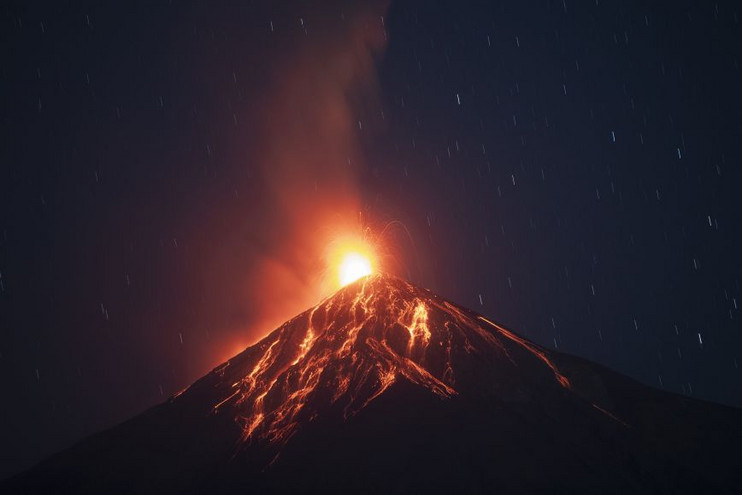 Ταυτόχρονη ενεργοποίηση τριών ηφαιστείων στη Γουατεμάλα