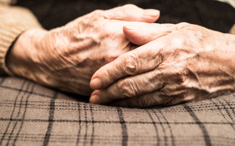 Ιταλία: Ακρωτηρίασαν τα δάκτυλα 86χρονης με κορονοϊό &#8211; Το πρόβλημα που της προκάλεσε ο ιός