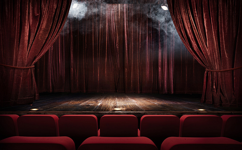 Γνωστός πρωταγωνιστής στο επίκεντρο εισαγγελικής έρευνας: Νέα μαρτυρία τραγουδιστή – ηθοποιού για τον Δημήτρη Λιγνάδη