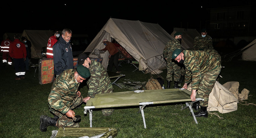 Νύχτα αγωνίας στην Ελασσόνα από τα 5,9 Ρίχτερ: Σείεται η γη με μετασεισμούς - «Έκπληξη η ενεργοποίηση άγνωστου κλάδου του ρήγματος»