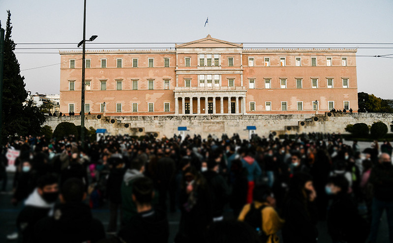 Καμπαγιάννης κατά Πελώνη: Ελάτε στα συγκαλά σας - «Οι πορείες εξαιρούνται των απαγορεύσεων μετακίνησης»