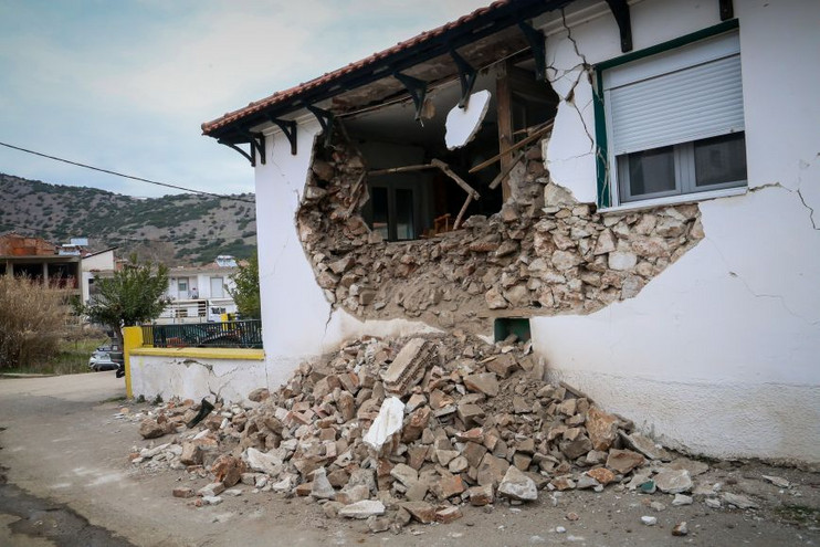 Μη κατοικήσιμα 1.424 σπίτια στη Θεσσαλία από τον ισχυρό σεισμό