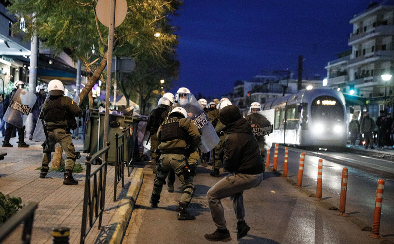 Ο Δικηγορικός Σύλλογος Αθηνών καταδικάζει τα φαινόμενα αστυνομικής βίας &#8211; Μηνυτήρια αναφορά από τον γενικό γραμματέα
