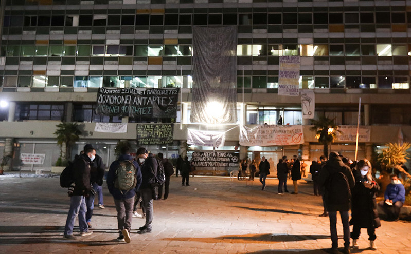 Θεσσαλονίκη: Αποχώρησαν οι αστυνομικές δυνάμεις που είχαν περικυκλώσει το Αριστοτέλειο Πανεπιστήμιο
