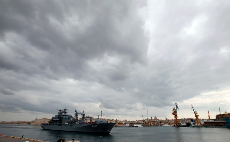 Η Γερμανία στέλνει πολεμικό πλοίο στη Μεσόγειο για να επιτηρεί το εμπάργκο όπλων σε βάρος της Λιβύης