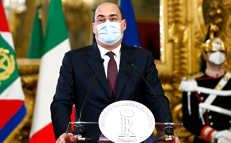 Νέα αλλαγή στο πολιτικό σκηνικό της Ιταλίας: Παραιτήθηκε μέσω Facebook ο επικεφαλής του Δημοκρατικού Κόμματος