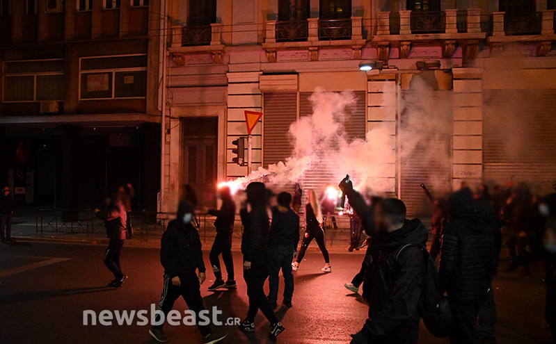 Εικόνες από την πορεία στο κέντρο της Αθήνας για τον Κουφοντίνα και την αστυνομοκρατία