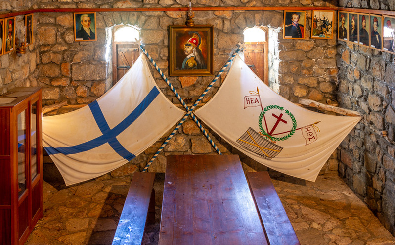 Οι σημαίες που υψώθηκαν σε κάθε τόπο κατά τη διάρκεια της Ελληνικής Επανάστασης