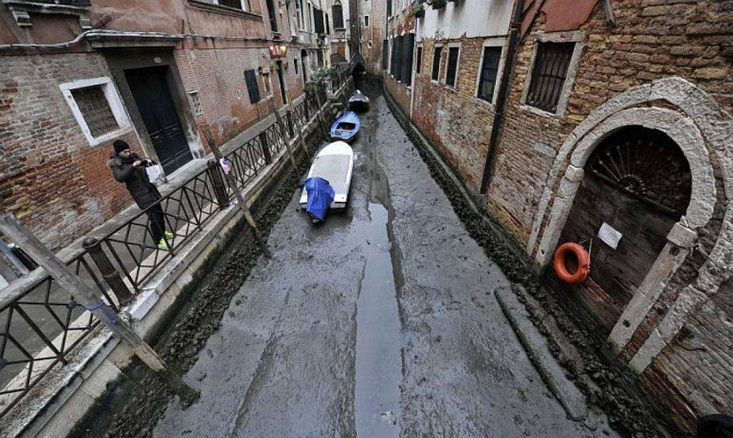 Ιταλία: Στέρεψαν τα κανάλια της Βενετίας