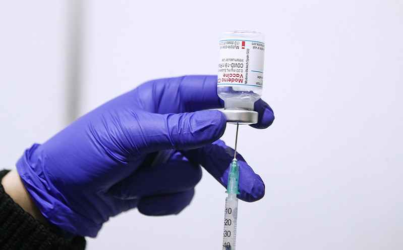 Ξεκινά η παραγωγή του εμβολίου της AstraZeneca στη Ρωσία