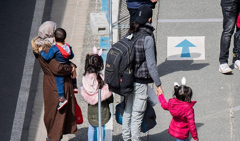 Οι Γερμανοί αναλαμβάνουν τα έξοδα για διαμονή προσφύγων στην Ελλάδα
