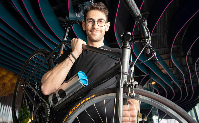 Γιώργος Καλλίγερος στο newsbeast.gr: Στα 15 του μετέτρεψε ένα ποδήλατο σε μοτοσικλέτα και τώρα μπήκε στη λίστα Forbes