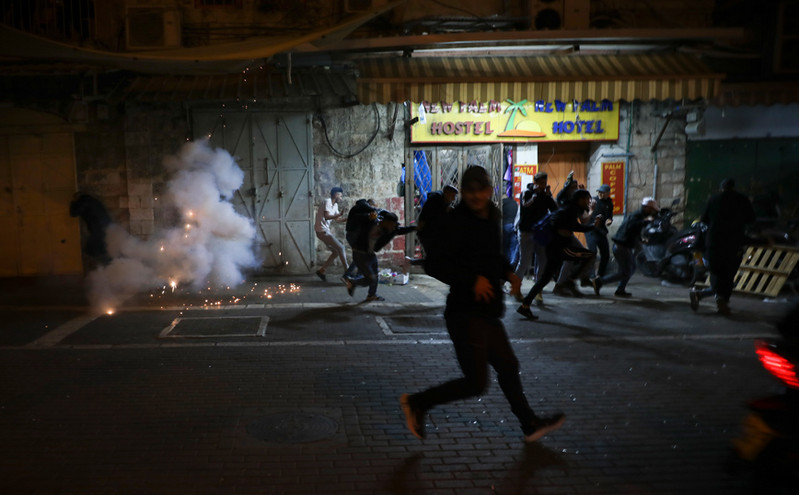 Πάνω από εκατό τραυματίες στην Ιερουσαλήμ, συγκρούσεις Παλαιστινίων και ισραηλινής αστυνομίας