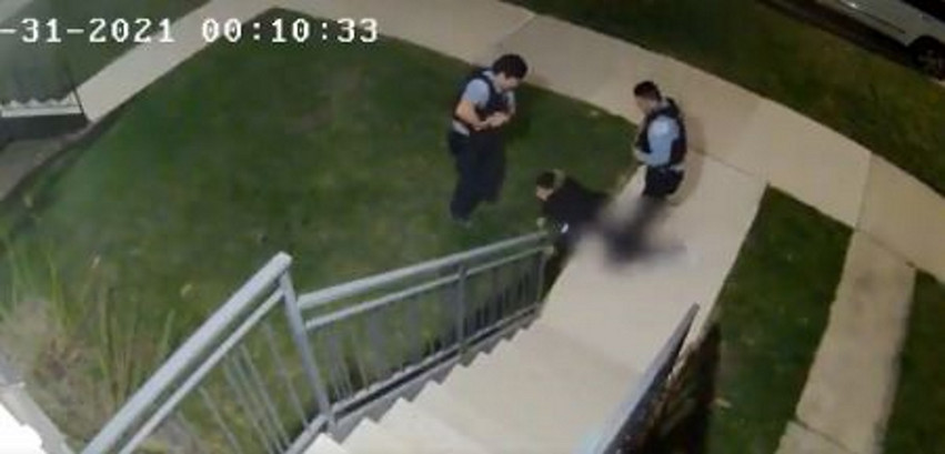 Βίντεο σοκ: Αστυνομικοί στο Σικάγο πυροβολούν έναν 22χρονο