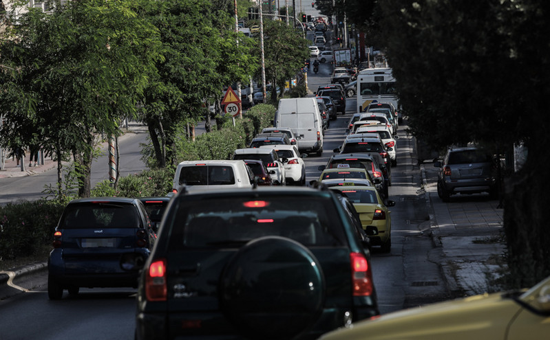 Κίνηση τώρα: Στο «κόκκινο» οι περισσότεροι δρόμοι στην Αθήνα &#8211; Πού υπάρχει πρόβλημα