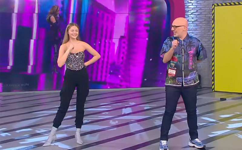 Eurovision 2021: Η Stefania δίδαξε στον Νίκο Μουτσινά τη χορογραφία του «Last Dance»