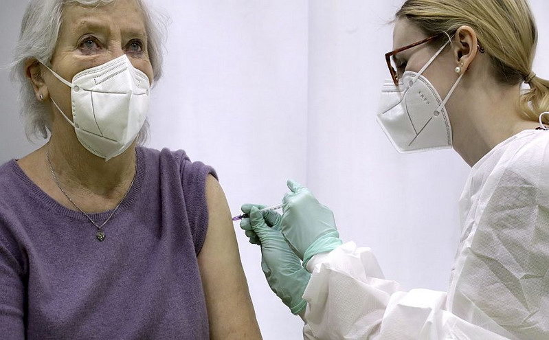 Γερμανία: Καταργείται η σειρά προτεραιότητας στον εμβολιασμό με Johnson &#038; Johnson
