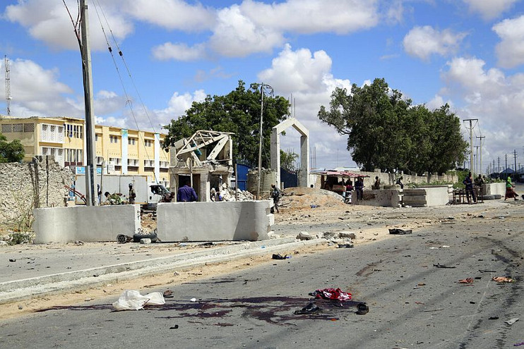 Σομαλία: Βομβιστής-καμικάζι ανατινάχτηκε σε αστυνομικό τμήμα σκορπίζοντας τον θάνατο
