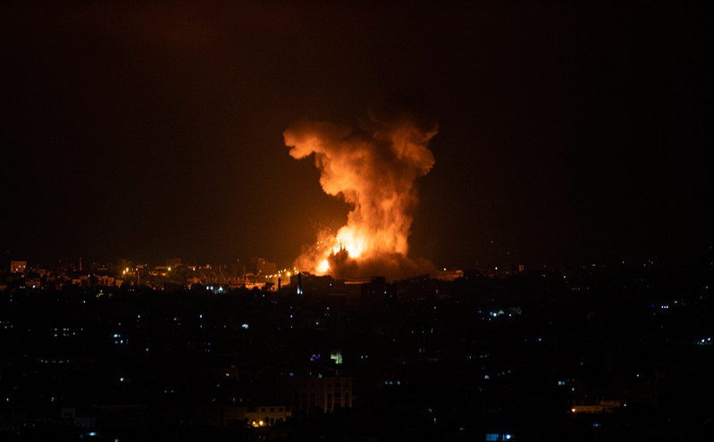 Σκηνικό ανάφλεξης στη Μέση Ανατολή, ολονύχτια πλήγματα με τουλάχιστον είκοσι νεκρούς στη Λωρίδα της Γάζας