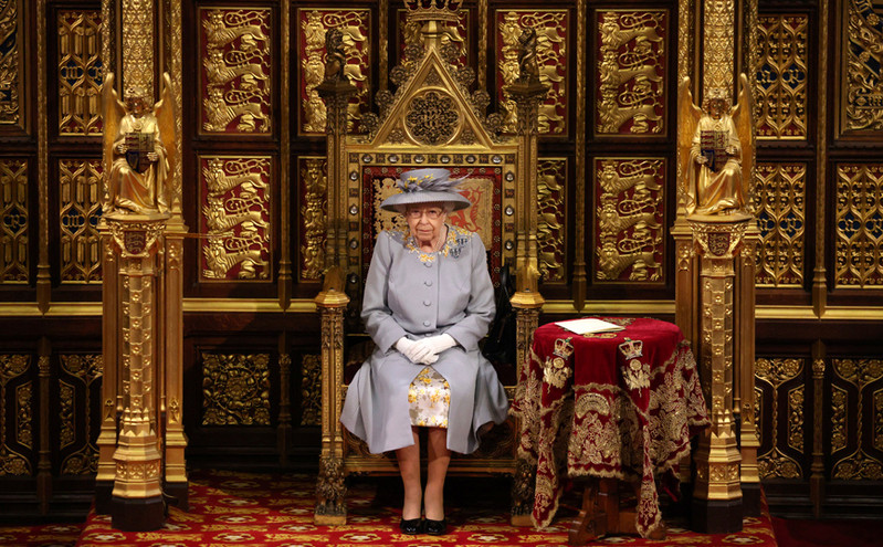 Βασίλισσα Ελισάβετ: Η πρώτη επίσημη δημόσια εμφάνιση χωρίς τον πρίγκιπα Φίλιππο στο πλευρό της