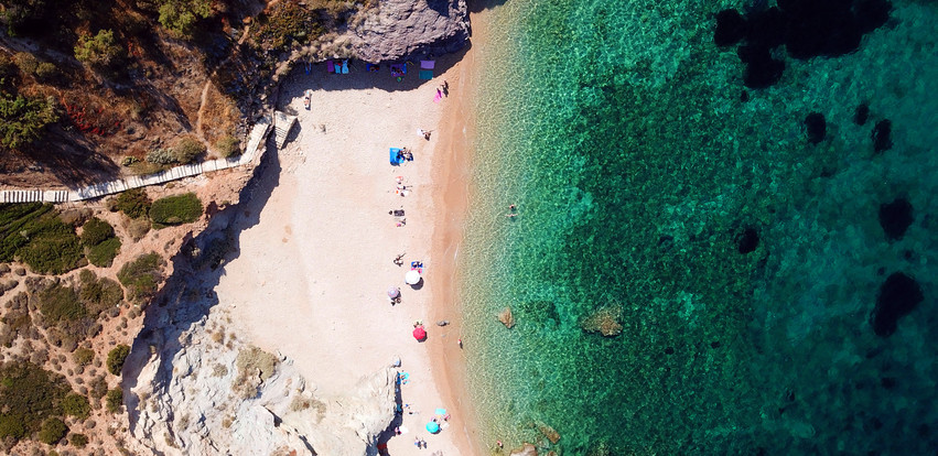 Ήσυχες και όμορφες παραλίες μια ανάσα από την Αθήνα