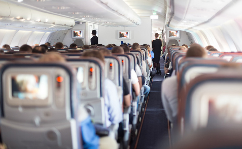 Απείθαρχοι επιβάτες, το νέο «αγκάθι» των αεροπορικών