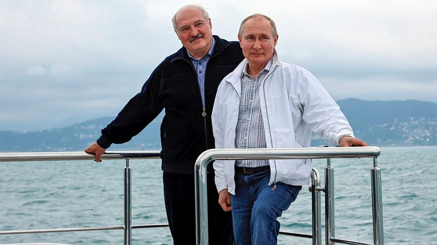 Διακοπές στο Σότσι: Βόλτα με το σκάφος για Πούτιν-Λουκασένκο