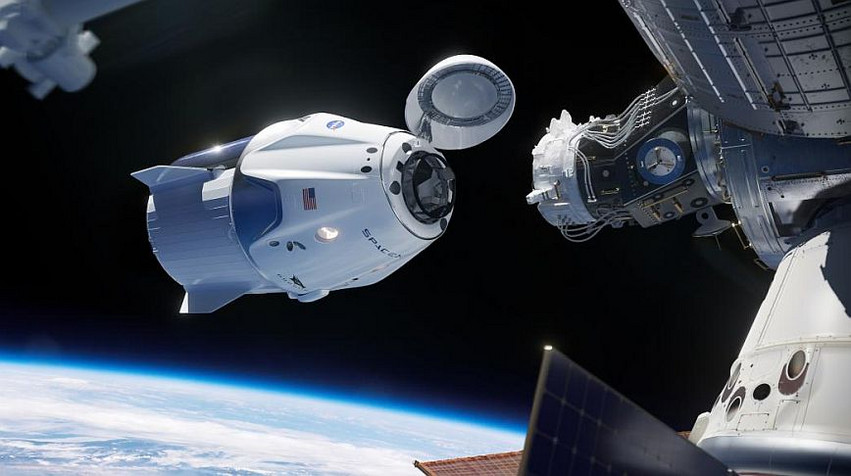 Επέστρεψε στη Γη η διαστημική κάψουλα της SpaceX με 4 αστροναύτες