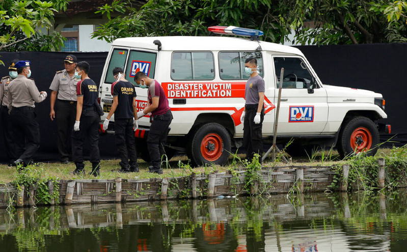 Πέντε μέλη της ίδιας οικογένειας στην Ινδονησία πνίγηκαν για μια σέλφι