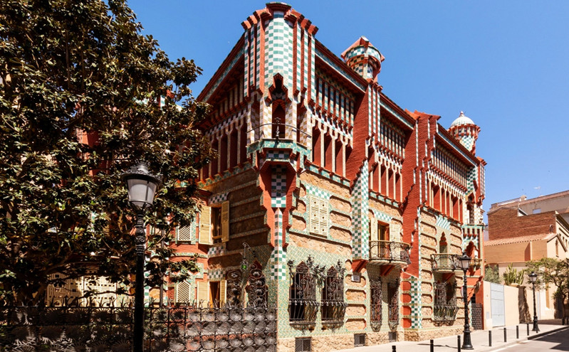 Το πρώτο σπίτι που σχεδίασε ο Γκαουντί στη Βαρκελώνη ανοίγει για μία διανυκτέρευση με μόλις 1 ευρώ