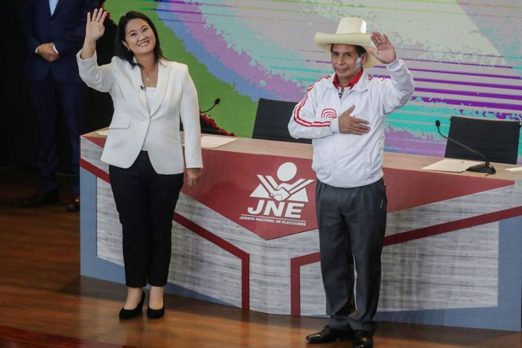 Περού: Σκληρή μάχη μεταξύ Καστίγιο και Φουχιμόρι στον δεύτερο γύρο των προεδρικών εκλογών