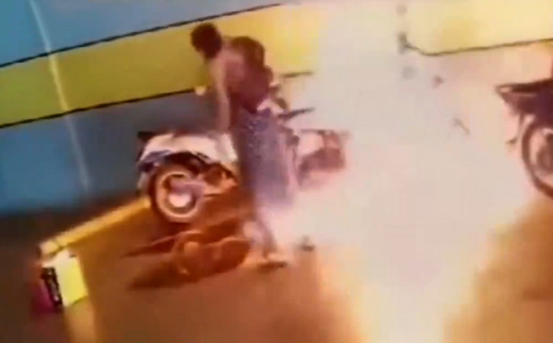 Δεν ήθελε να τα ξαναβρούν και έβαλε φωτιά στη μοτοσικλέτα που του είχε κάνει δώρο