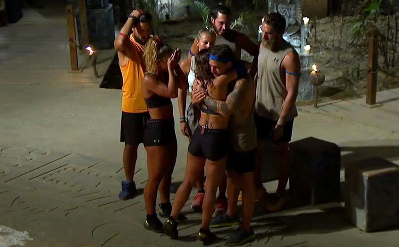 Survivor: Έξαλλο το Twitter με την αποχώρηση της Καρολίνας - «Τη χαντάκωσε το μοντάζ του Ατζούν»
