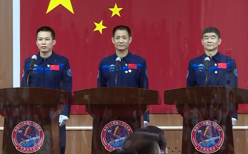 Η Κίνα στέλνει τρεις αστροναύτες στον διαστημικό της σταθμό