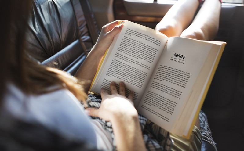 Γιατί το διάβασμα στο αυτοκίνητο σας κάνει να ζαλίζεστε