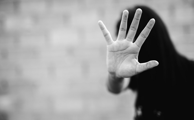 «Μπήκε στο διαμέρισμά μου και με βίασε» &#8211; 42χρονη κατήγγειλε τον πρώην σύντροφό της