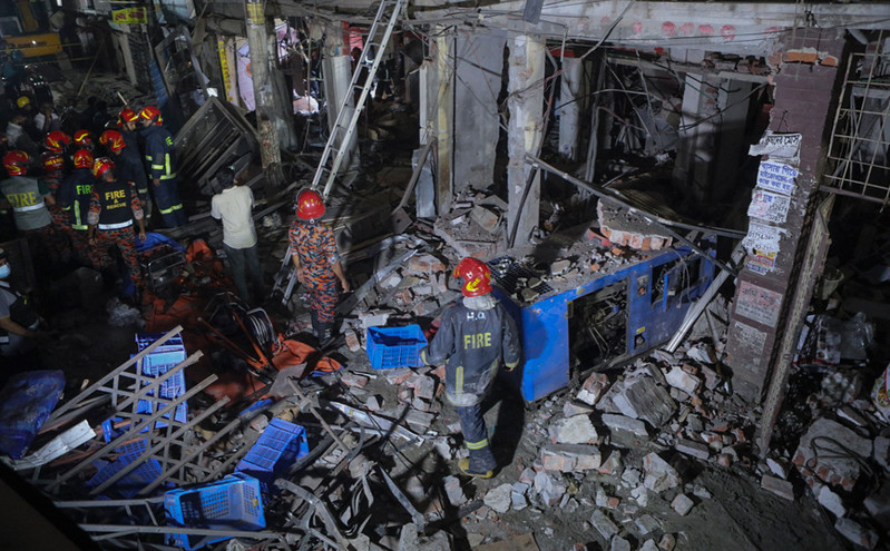 Τραγωδία στο Μπαγκλαντές: Πάνω από 50 νεκροί από φωτιά σε εργοστάσιο