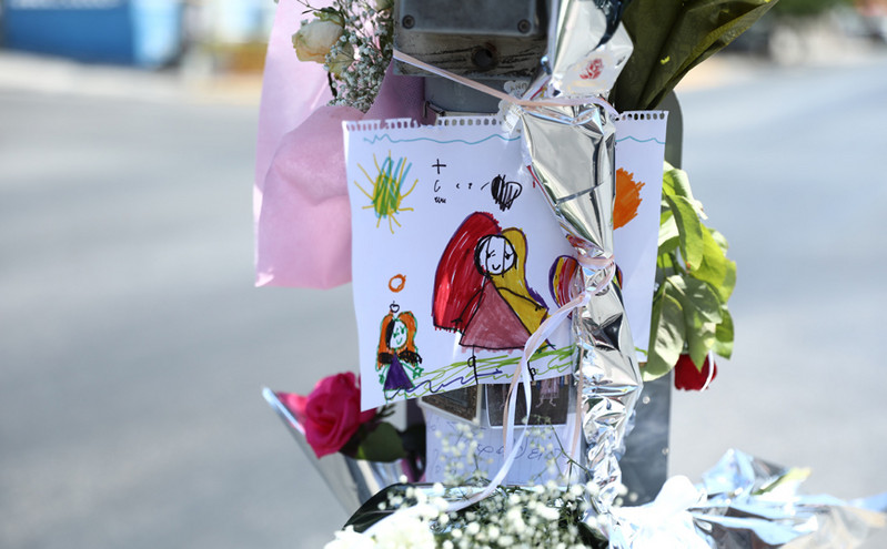 Το τελευταίο «αντίο» στο 7χρονο κορίτσι που σκοτώθηκε από φορτηγό στη Νίκαια