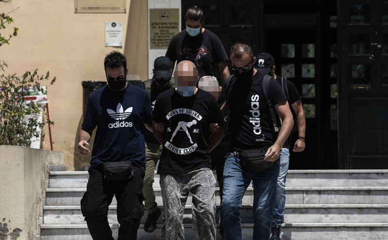 ΣΥΡΙΖΑ για Ηλιούπολη: Ποιους καλύπτουν και δεν δίνουν τη φωτογραφία του αστυνομικού στη δημοσιότητα;