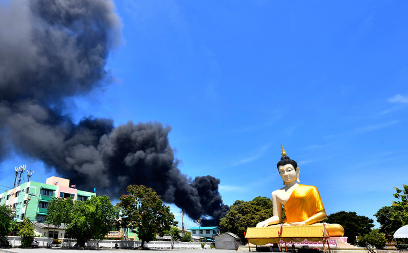 Τρομακτική έκρηξη σε εργοστάσιο της Ταϊλάνδης &#8211; Ένας νεκρός, 29 τραυματίες και χιλιάδες εκτοπισμένοι