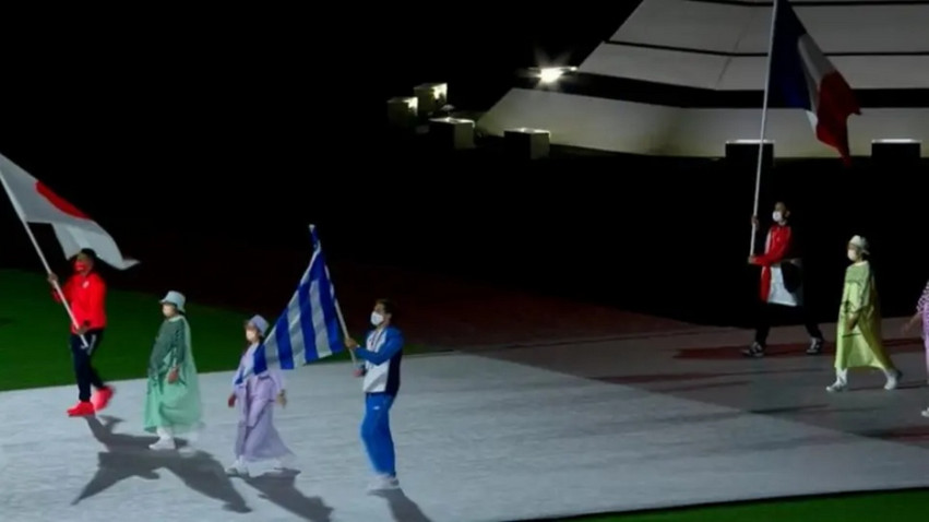 Ολυμπιακοί Αγώνες 2020: Ο Φουντούλης με την ελληνική σημαία στην τελετή λήξης