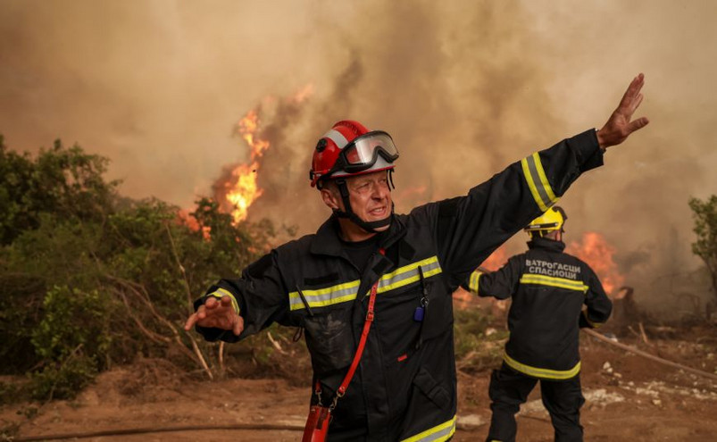 Την άμεση πρόσληψη πυροσβεστών «για να μην ζήσουμε κι άλλες καταστροφές» ζητά το ΚΚΕ
