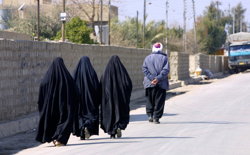 Αφγανιστάν: Ο ανώτατος ηγέτης των Ταλιμπάν ζήτησε από τις γυναίκες να φορούν μπούρκα δημοσίως